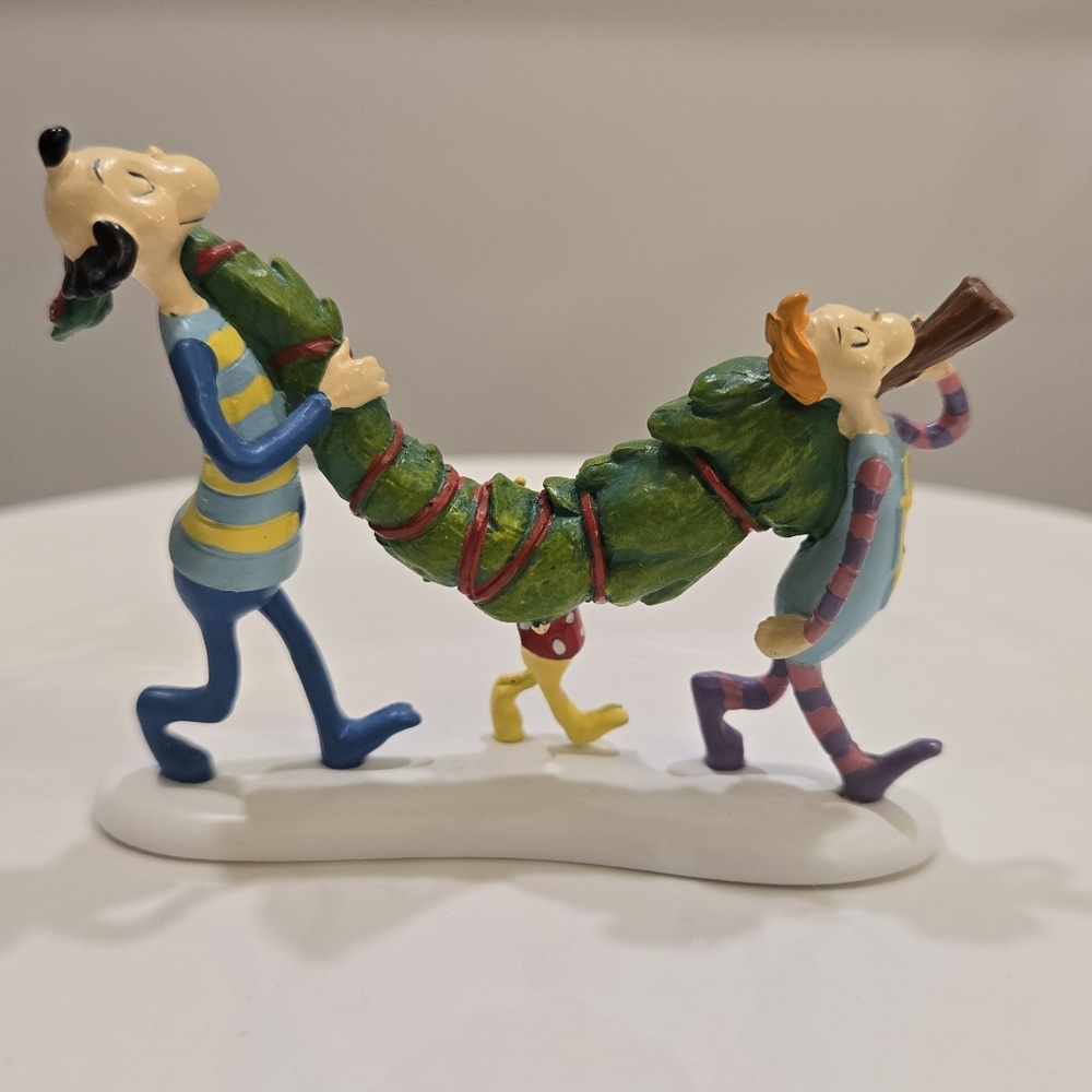 Department 56 - Grinch Who-Ville - Three with a Tree - Picture 4 of 6